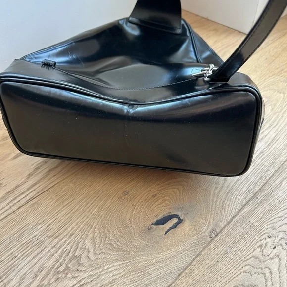 Gucci🖤 Vintage Ophidia patent leather sling backpack